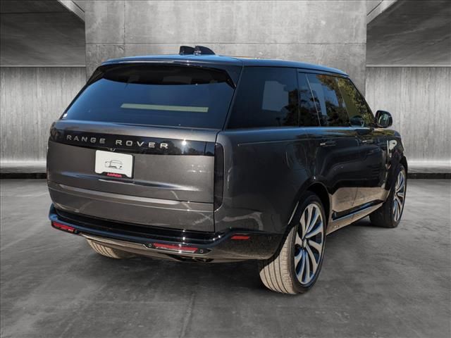 2025 Land Rover Range Rover SE