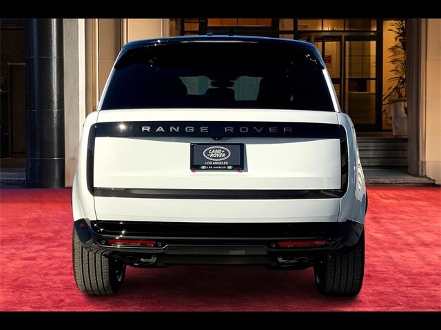 2025 Land Rover Range Rover SE