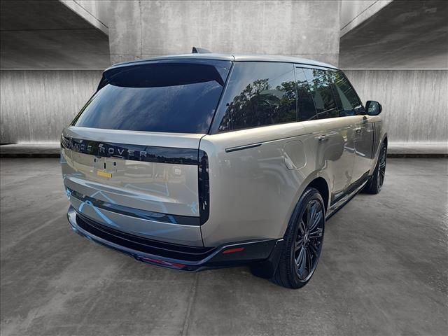 2025 Land Rover Range Rover SE