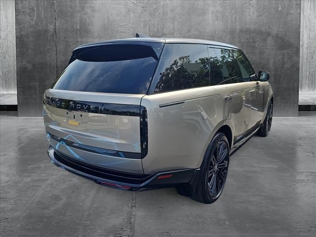 2025 Land Rover Range Rover SE