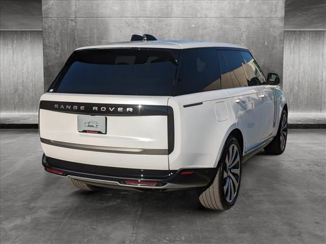 2025 Land Rover Range Rover SE