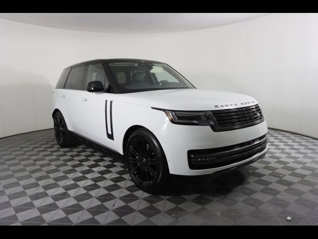 2025 Land Rover Range Rover SE