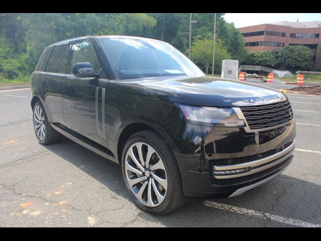 2025 Land Rover Range Rover SE