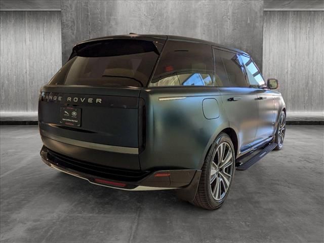 2025 Land Rover Range Rover SE