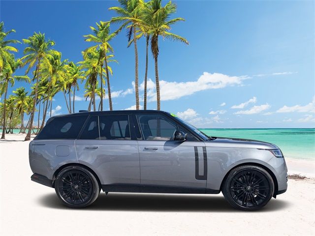 2025 Land Rover Range Rover SE