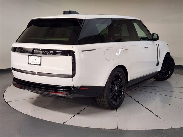 2025 Land Rover Range Rover SE