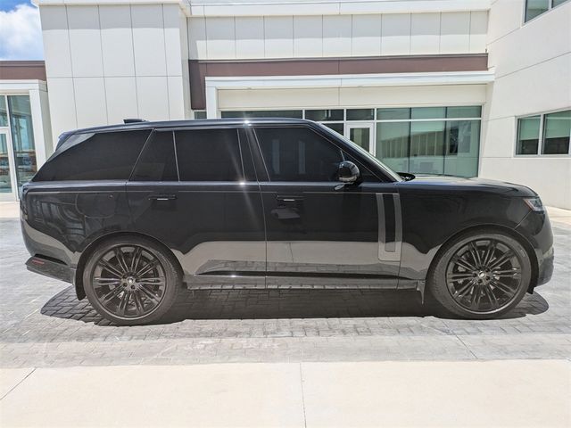 2025 Land Rover Range Rover SE
