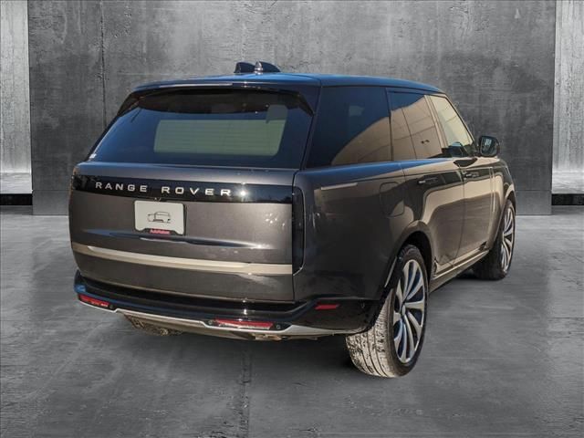 2025 Land Rover Range Rover SE