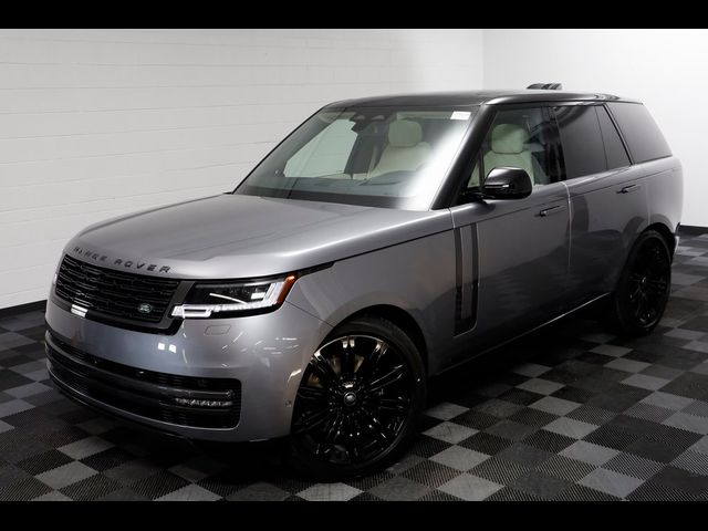 2025 Land Rover Range Rover SE