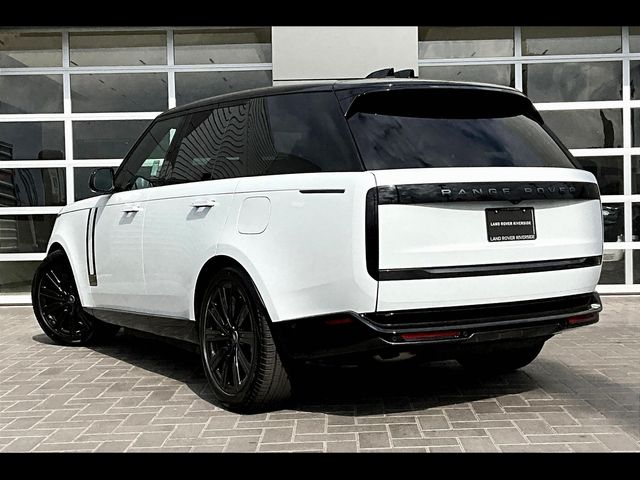 2025 Land Rover Range Rover SE