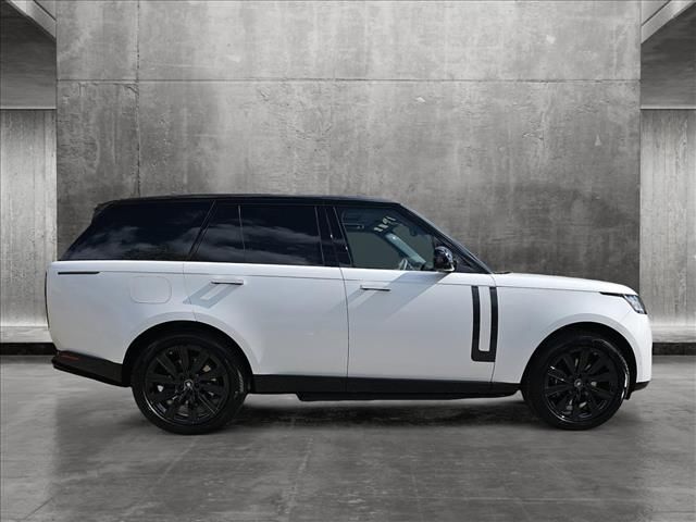 2025 Land Rover Range Rover SE