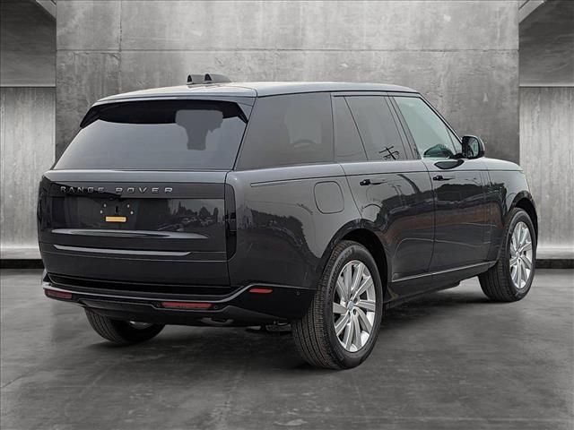 2025 Land Rover Range Rover SE