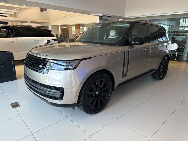 2025 Land Rover Range Rover SE