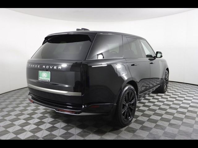 2025 Land Rover Range Rover SE