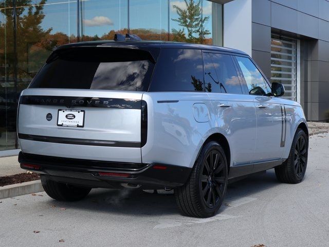 2025 Land Rover Range Rover SE