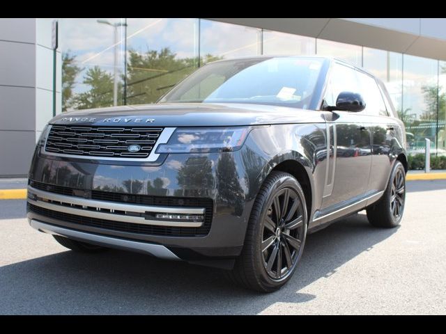 2025 Land Rover Range Rover SE