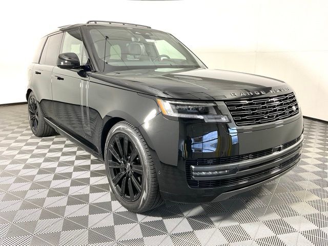 2025 Land Rover Range Rover SE