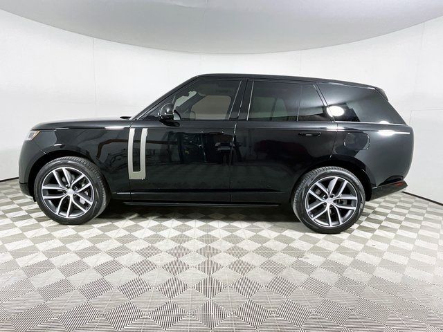 2025 Land Rover Range Rover SE