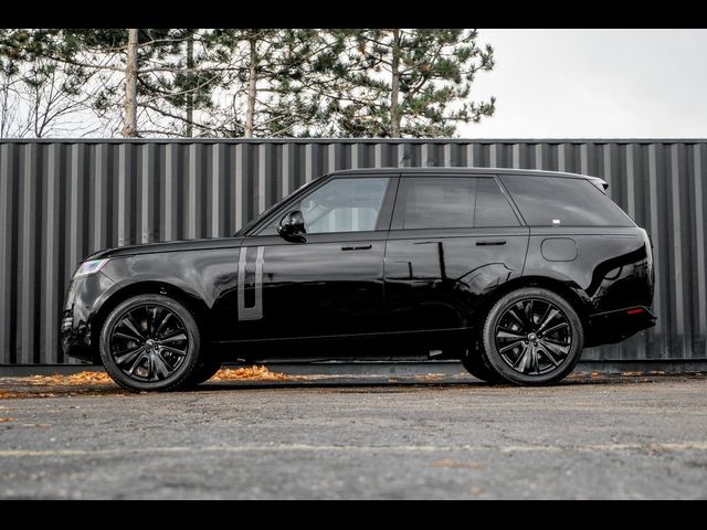 2025 Land Rover Range Rover SE