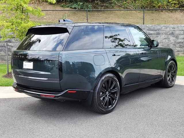 2025 Land Rover Range Rover SE