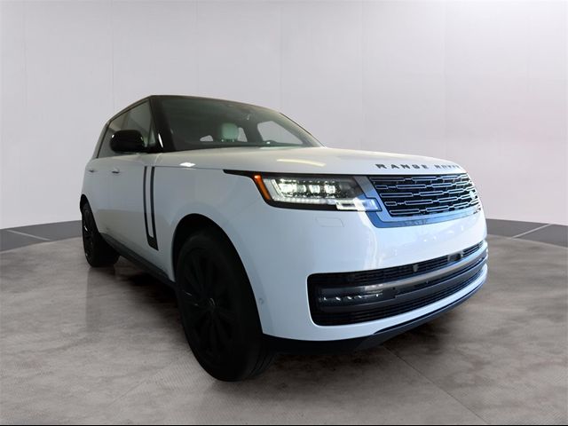 2025 Land Rover Range Rover SE