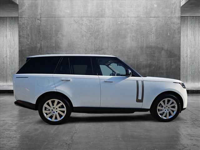 2025 Land Rover Range Rover SE