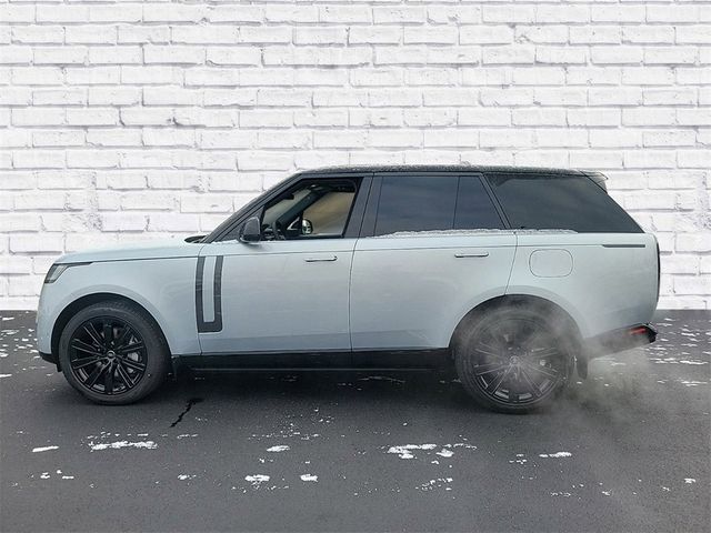 2025 Land Rover Range Rover SE