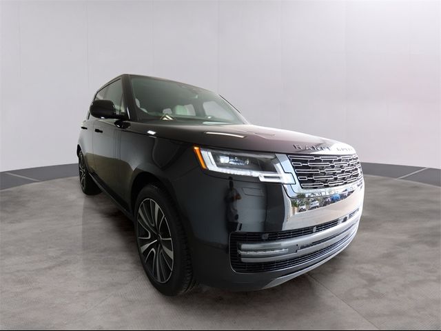 2025 Land Rover Range Rover SE