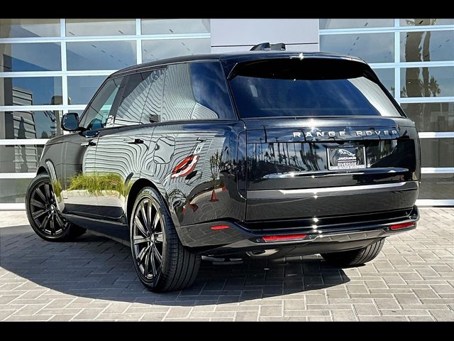 2025 Land Rover Range Rover SE