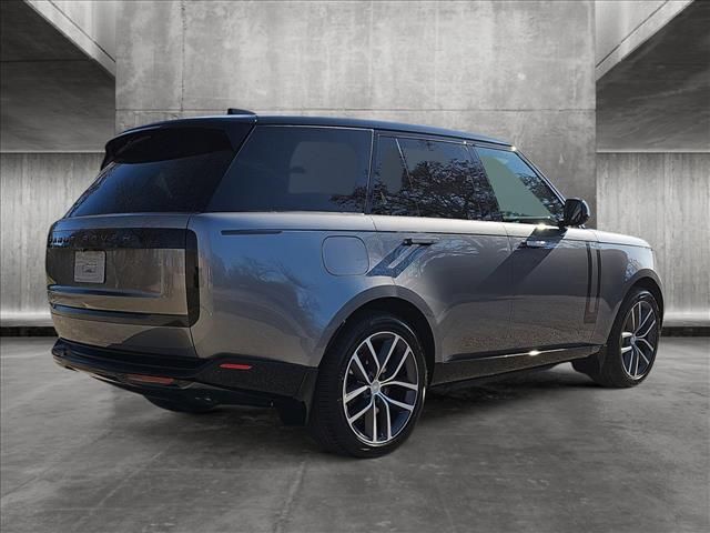 2025 Land Rover Range Rover SE