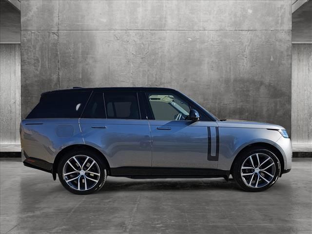 2025 Land Rover Range Rover SE