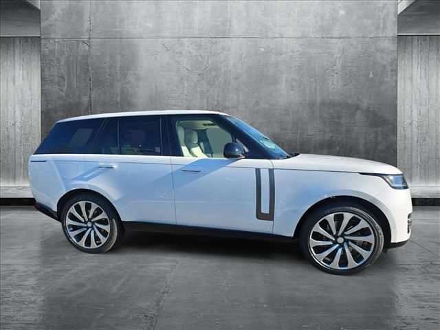 2025 Land Rover Range Rover SE