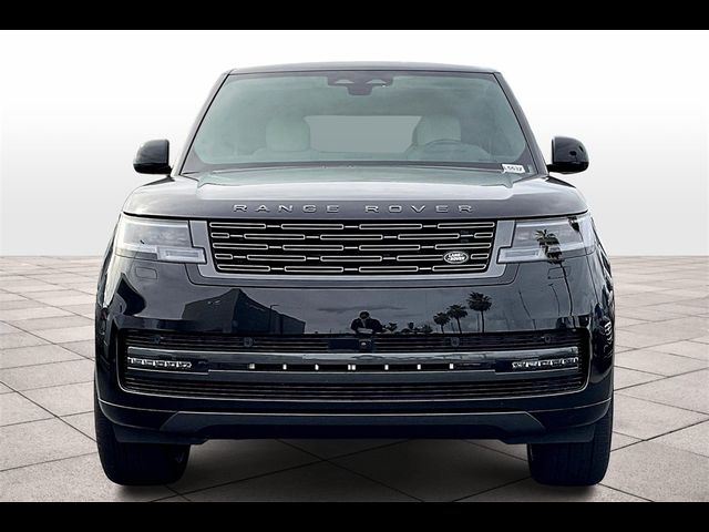 2025 Land Rover Range Rover SE