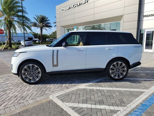 2025 Land Rover Range Rover SE