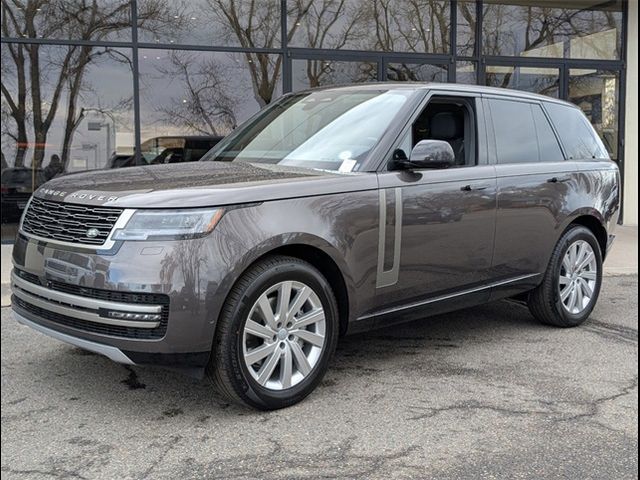 2025 Land Rover Range Rover SE