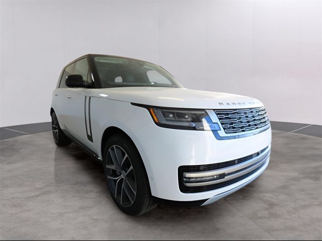 2025 Land Rover Range Rover SE