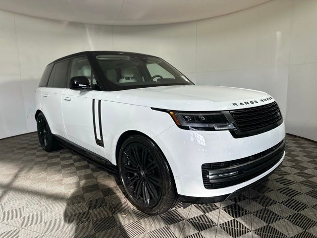 2025 Land Rover Range Rover SE