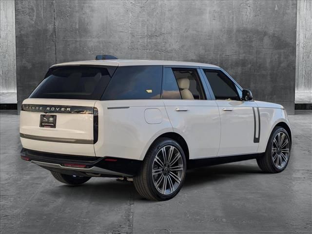 2025 Land Rover Range Rover SE