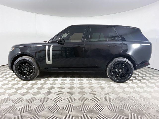 2025 Land Rover Range Rover SE