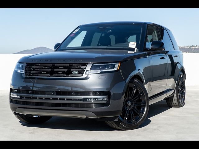 2025 Land Rover Range Rover SE