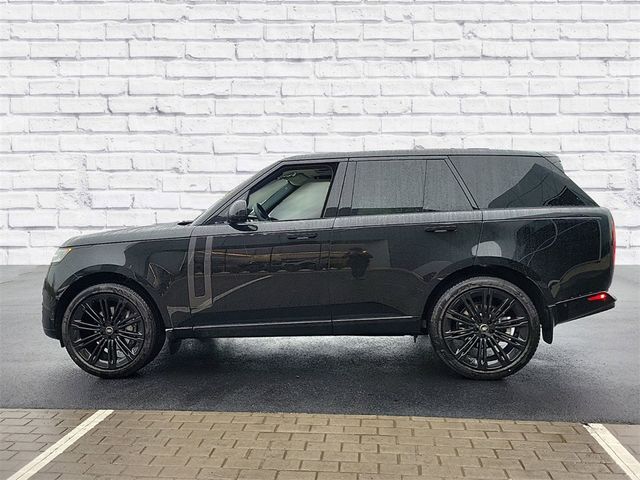 2025 Land Rover Range Rover SE