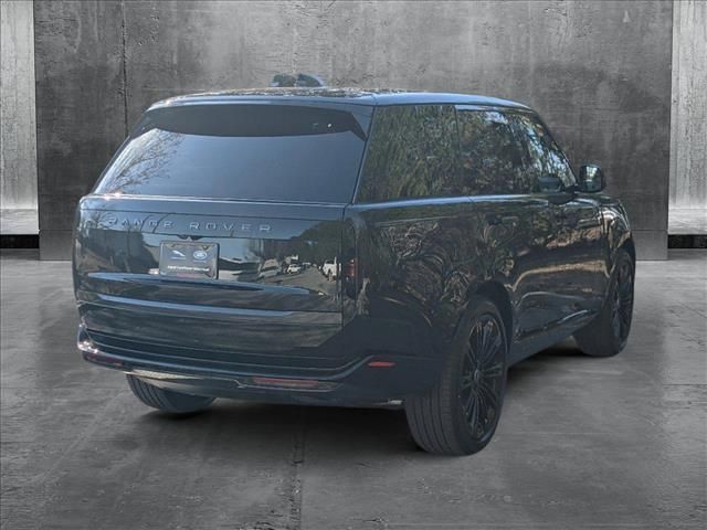 2025 Land Rover Range Rover SE