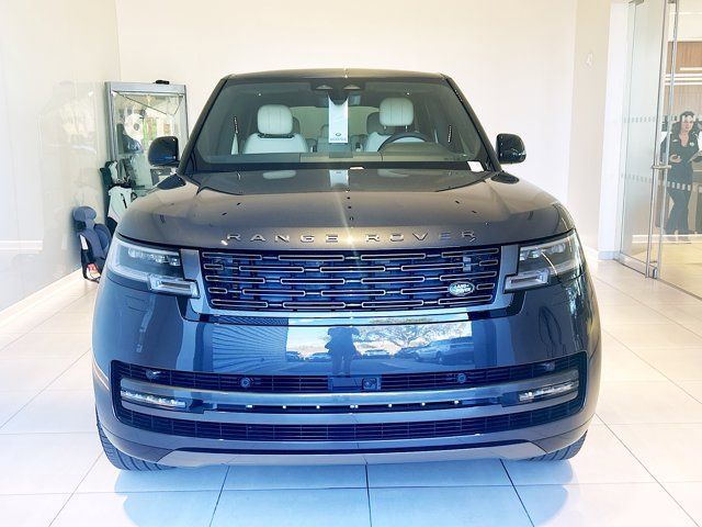 2025 Land Rover Range Rover SE