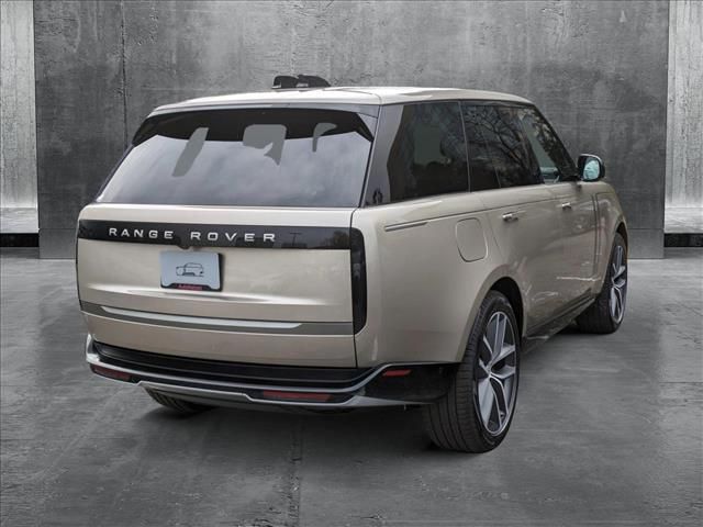 2025 Land Rover Range Rover SE