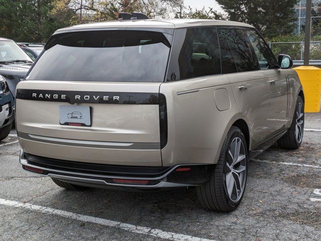 2025 Land Rover Range Rover SE