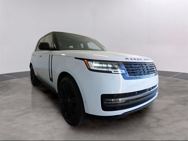 2025 Land Rover Range Rover SE