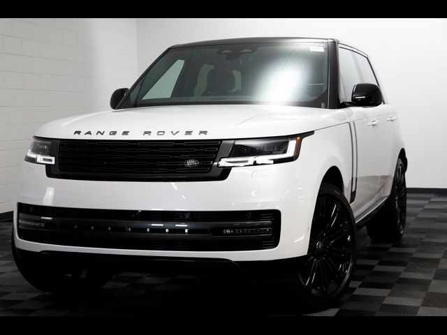 2025 Land Rover Range Rover SE