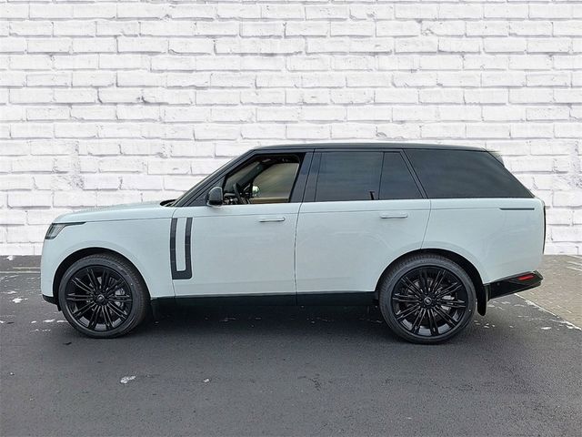 2025 Land Rover Range Rover SE