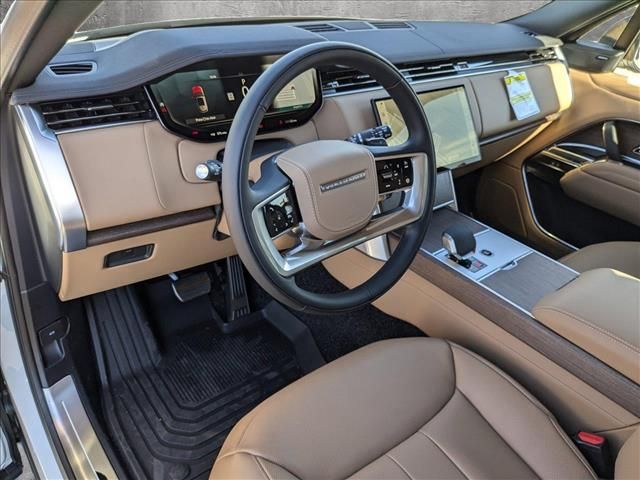 2025 Land Rover Range Rover SE