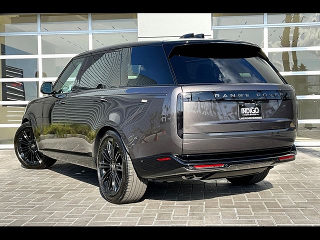 2025 Land Rover Range Rover SE